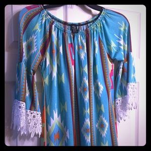 •S-M half sleeve lace tunic•